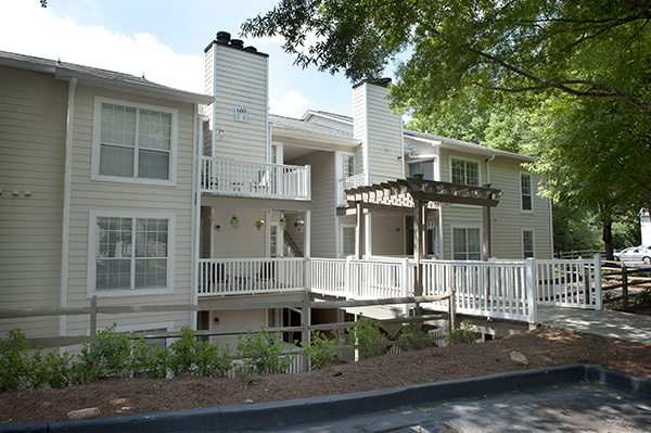 Photos and Video of Sterling Vinings Apartments in Smyrna, GA
